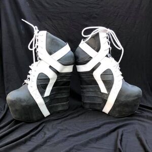 Havana Last by Jeffrey Campbell Aksana Platform ankle high boot